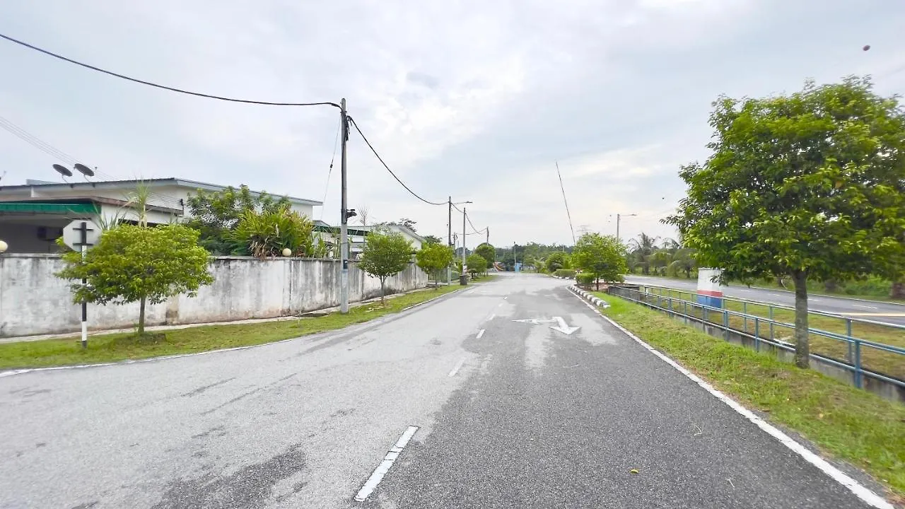 Holiday home De Qasturee Klia@Kota Warisan Homestay Nearest To Airport Kampong Besut
