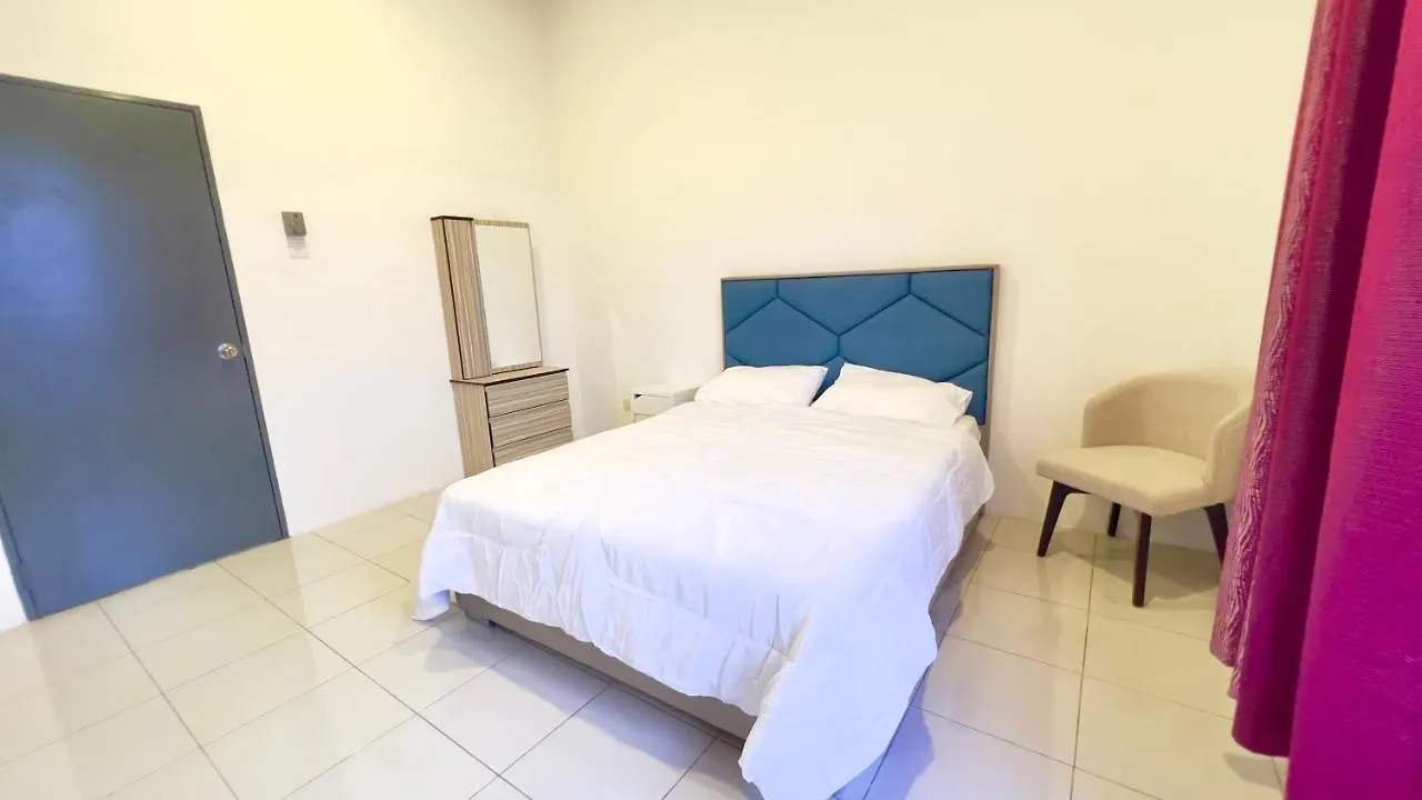 Holiday home De Qasturee Klia@Kota Warisan Homestay Nearest To Airport Kampong Besut